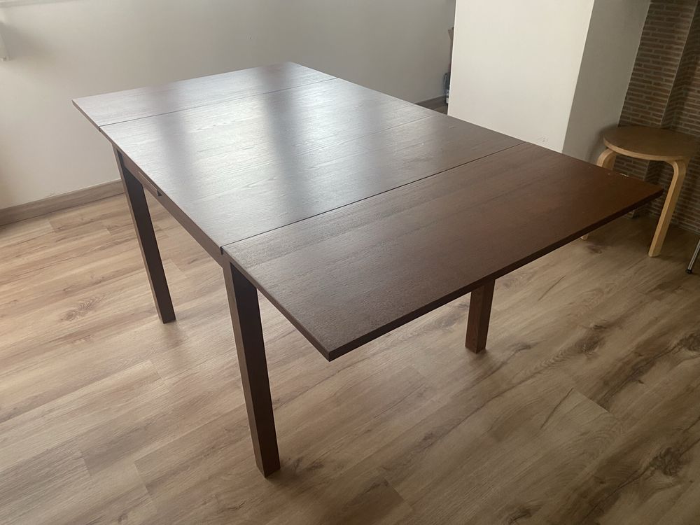 Mesa de sala 90x90cm extensivel a 166 cm