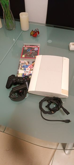 PS3 com 5 jogos com acessórios