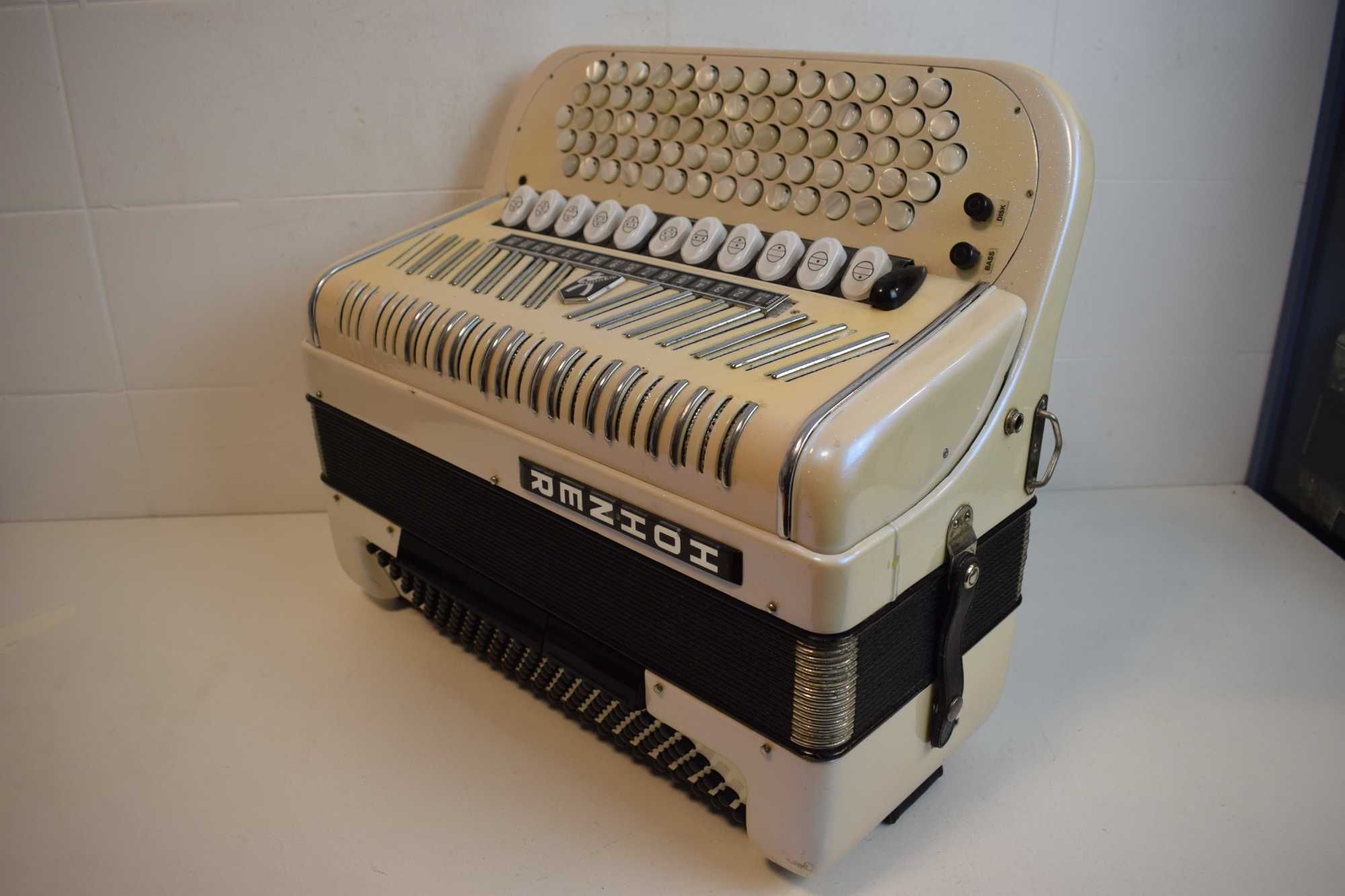 Acordeao Hohner Rveira IV S 4 Voz Com Mistema Midi, N . 342