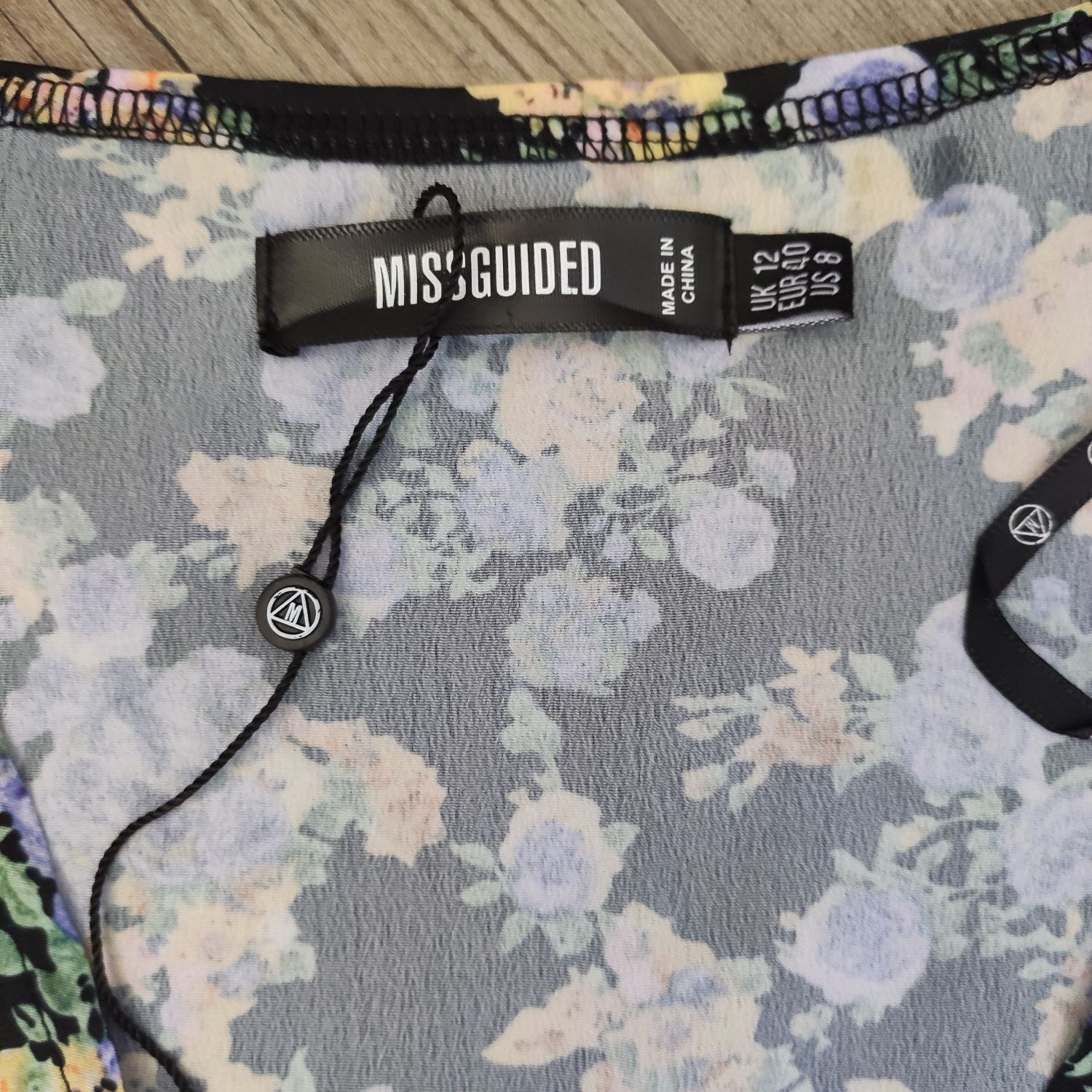 Платье миди в цветочный принт missguided