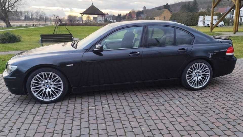 BMW 750i LIFT 4.8 V8 367KM Shadowline NightVision Logic7 SoftClose