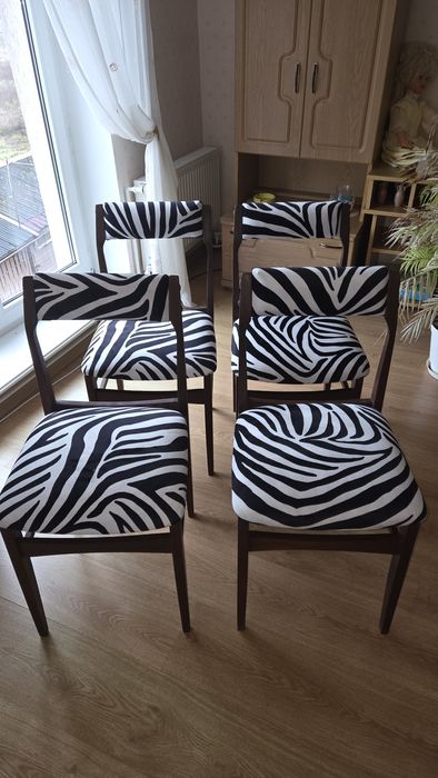 Krzesła drewniane vintage z okresu PRL