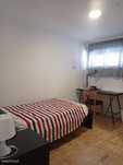 595186 - Quarto com cama de solteiro, com casa...