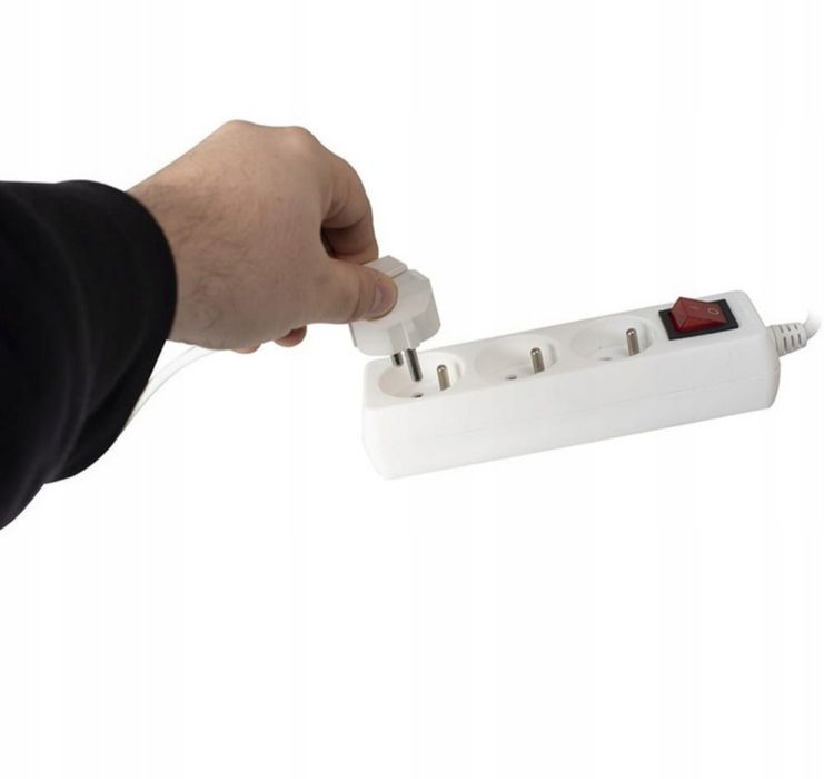 Przedłużacz elektryczny listwa zasilająca 1,5M 3 gniazda z bezpiecznik