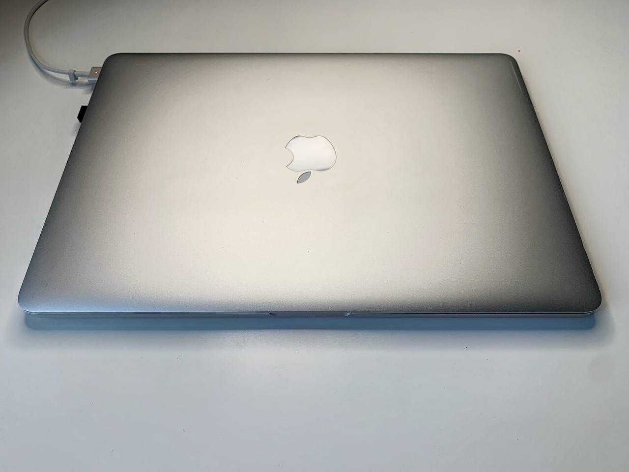 MacBook PRO 2015 A1398 15" / Intel i7 / 16GB DDR3 / 256GB SSD