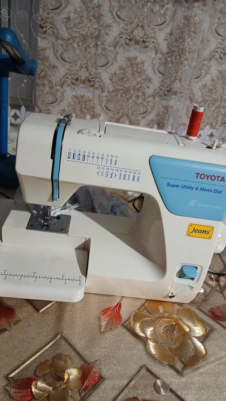 Продам  новую швейную машинку  тойота