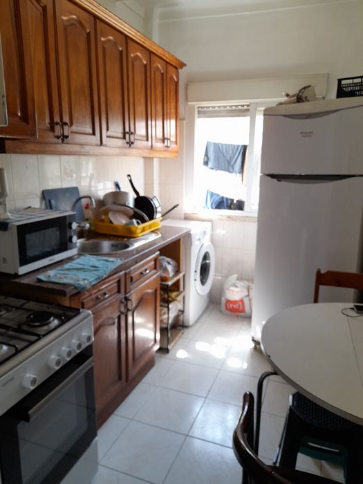 Arrenda-se quarto casal em Odivelas