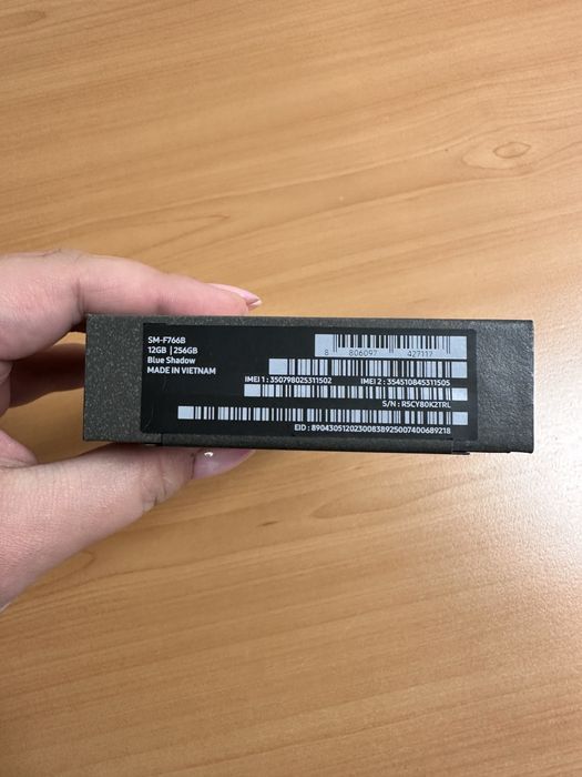 Samsung Galaxy Z Flip 7 256 GB – nowy, zaplombowany, niebieski