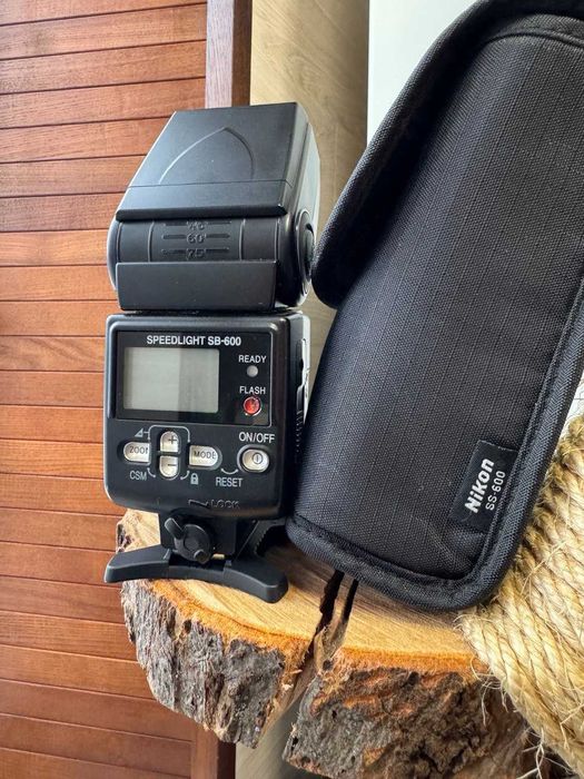 Фотоаппарат Nikon D40 Kit, вспышка Nikon sb-600