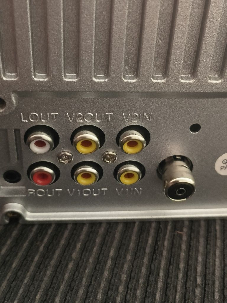 Auto radio universal belson