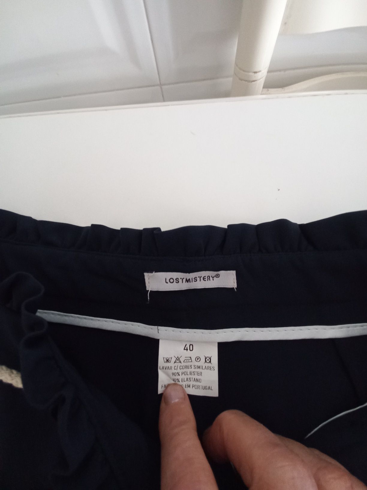 Calções  azuis impecáveis. N.40 com dois bolsos.