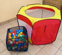 Namiot / Basen z plastikowymi kulkami dla dzieci.