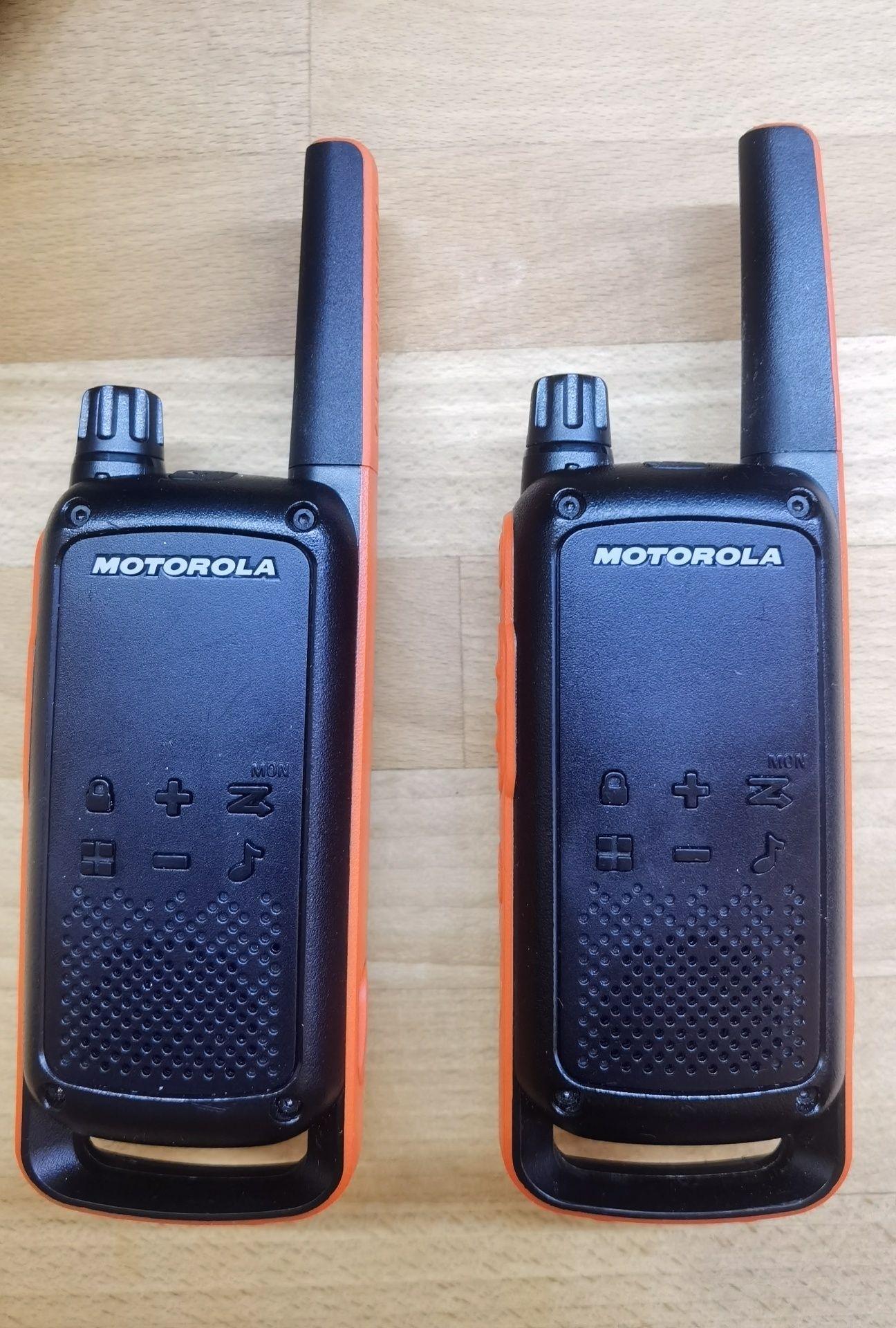 Zestaw krotkofalówek Motorola T82