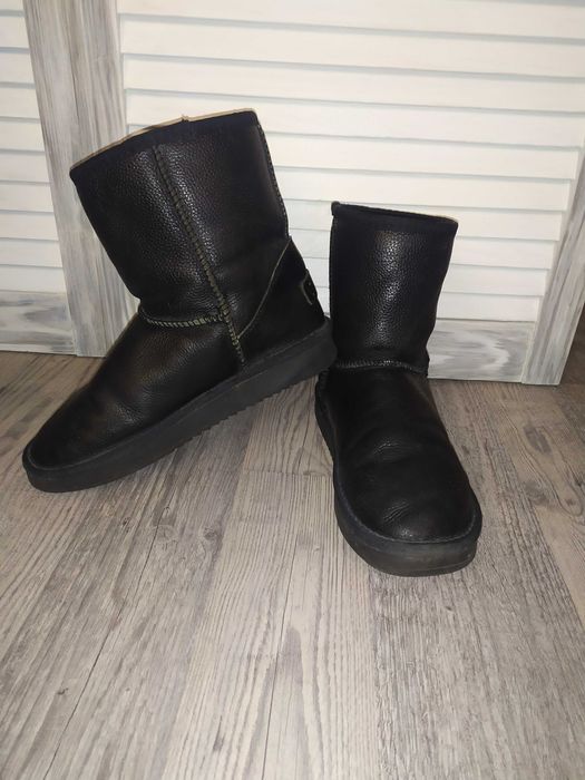 Продам натуральні шкіряні угги 39р.