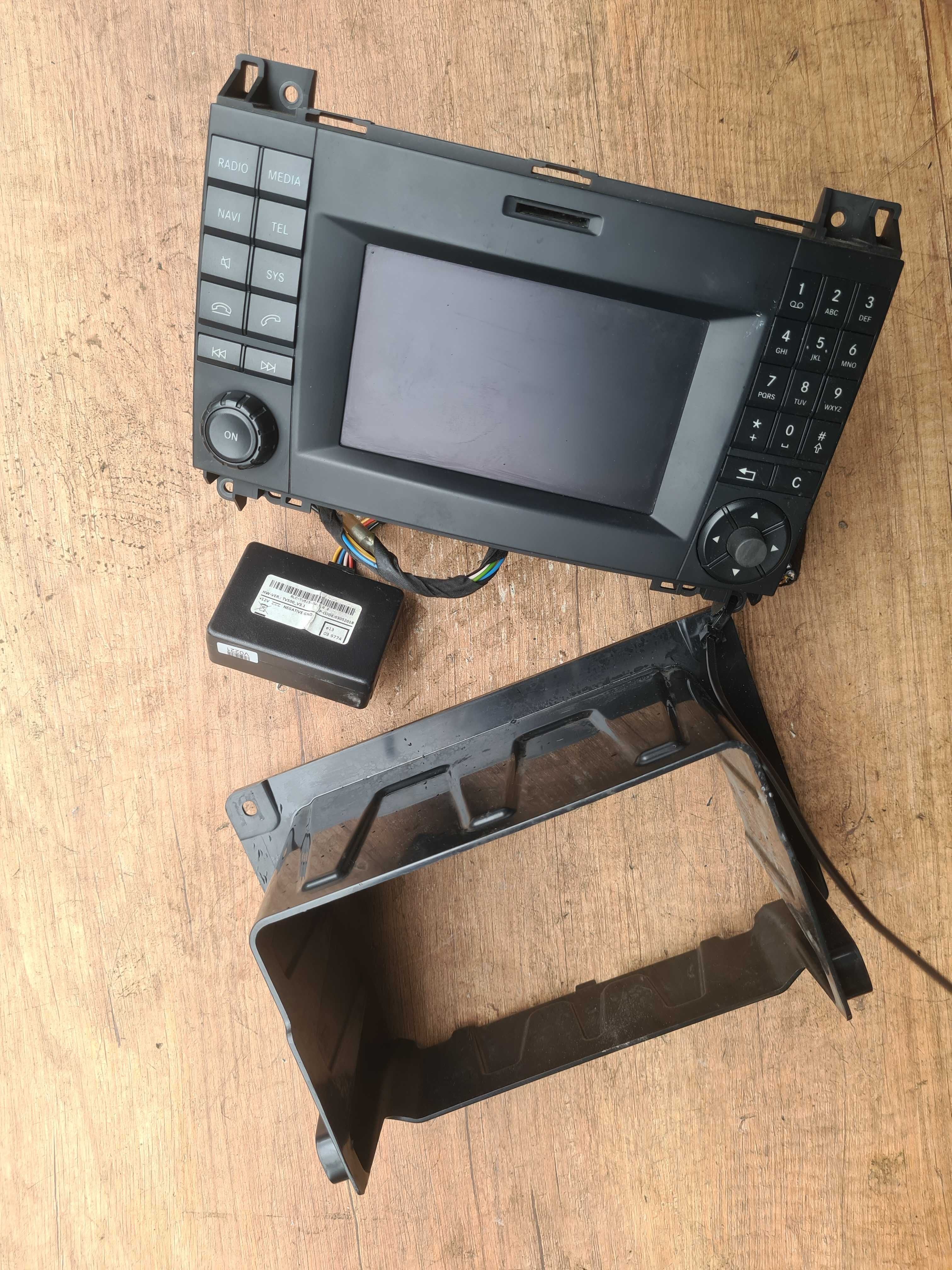 Mercedes Vito W447 radio nawigacja ekran wtyczka