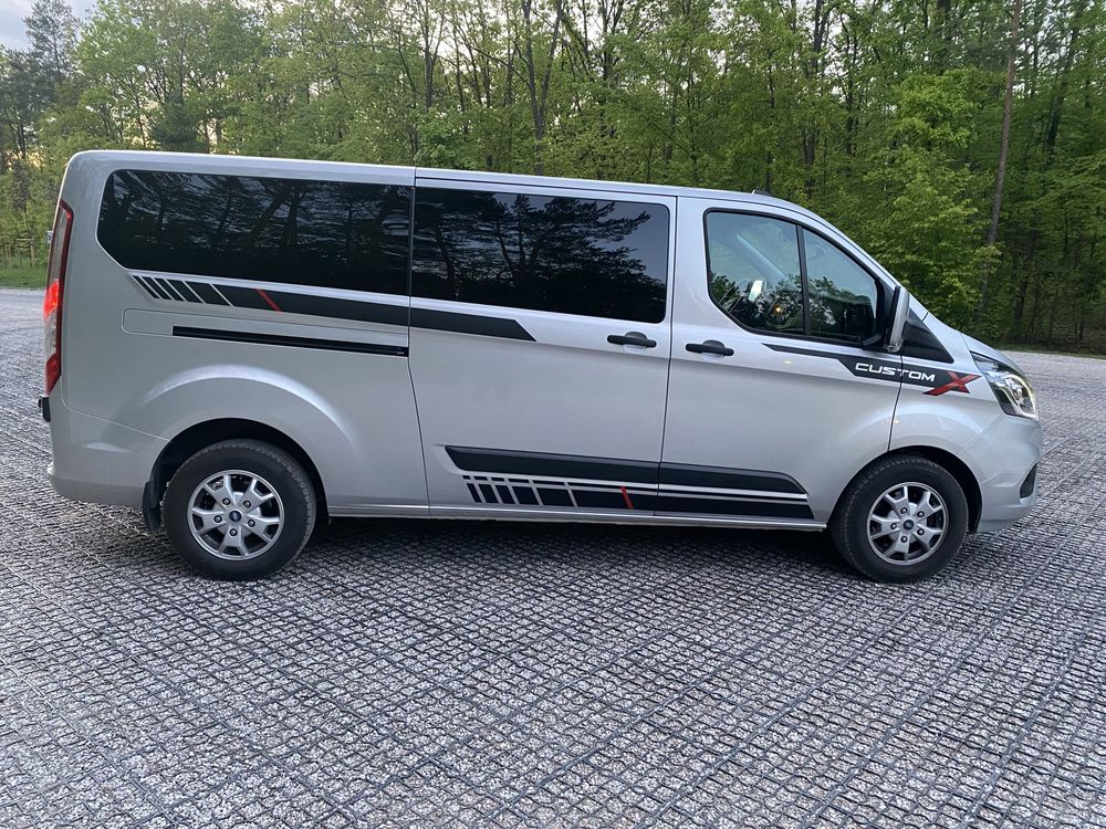 Transport Wynajem busa z kierowcą 9 osobowy Ford Transit Custom 2023