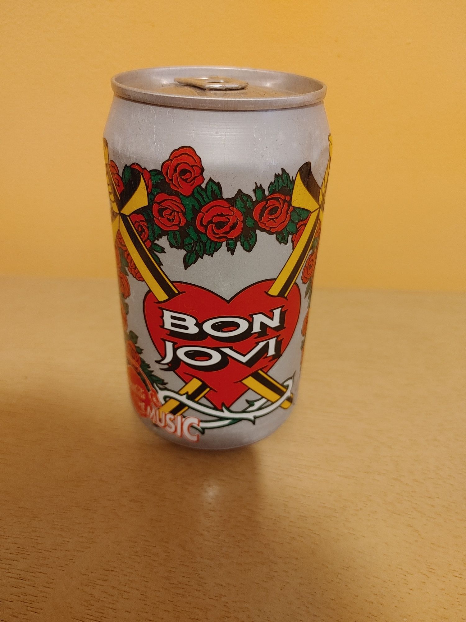 COCA COLA Bon Jovi 1995r Pełna Puszka w db stanie SPRAWDŹ