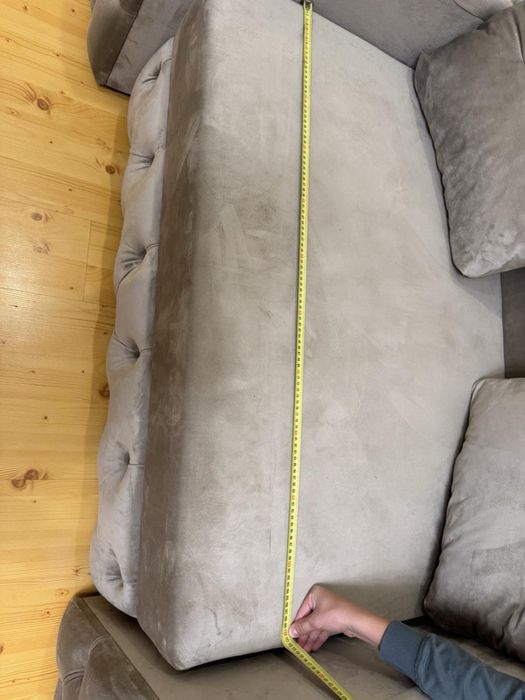 Диван у вітальну , новий