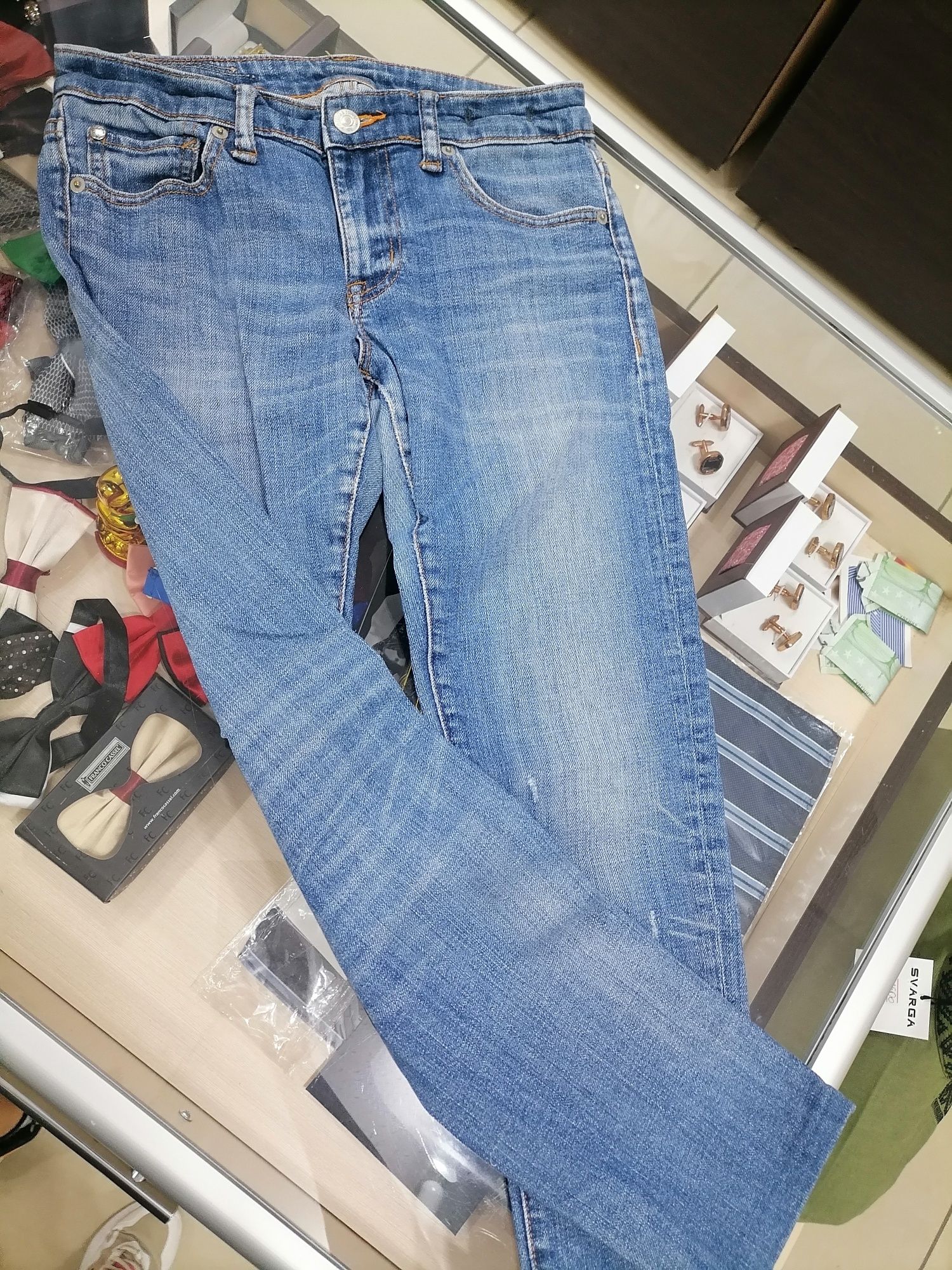 Жіночі джинси, фірмові, 26роз.