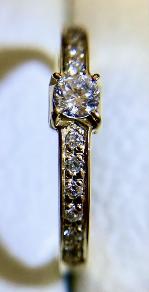 Золотое кольцо с бриллиантами 0,28 кт, р.17