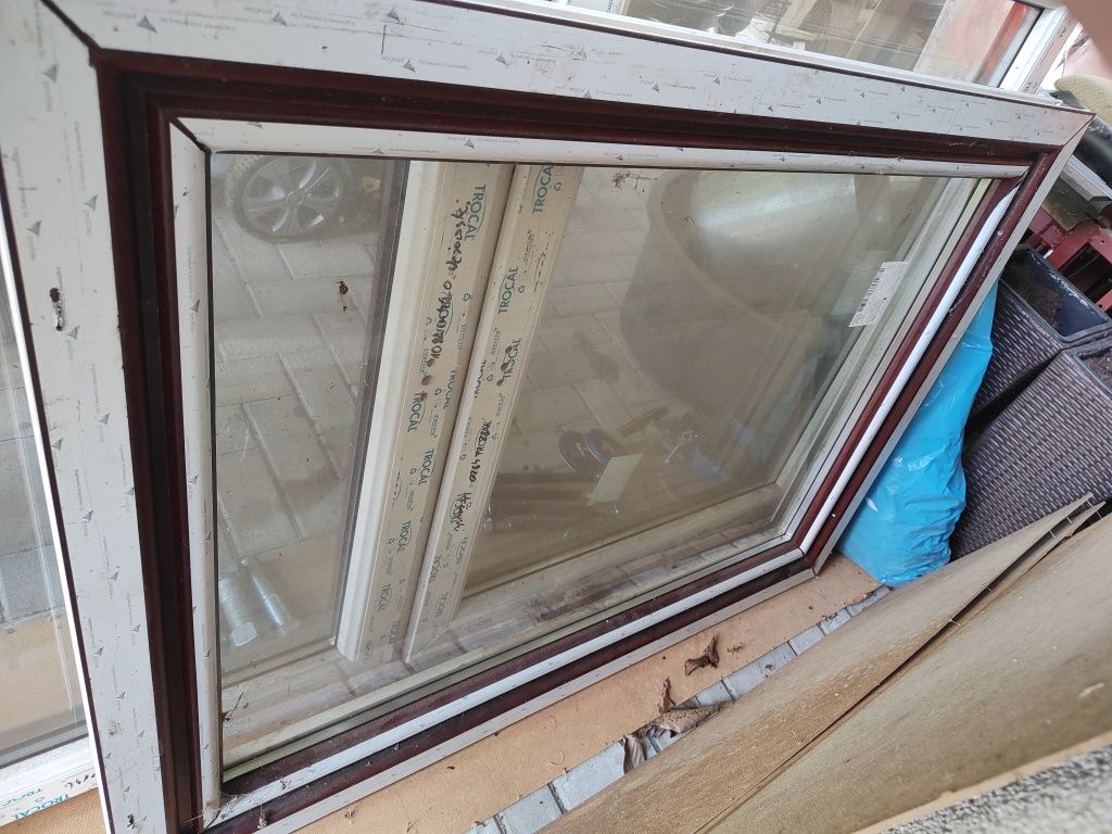 Okno dwuszybowe PCV 97x131cm