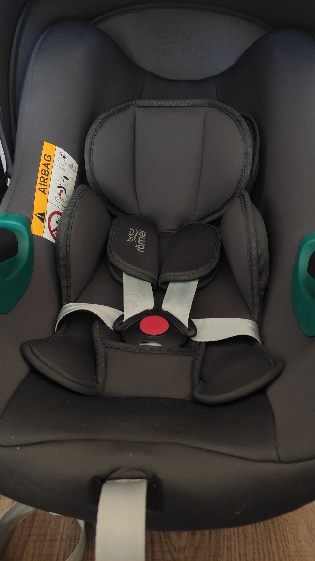 Fotelik Britax Romer Baby Safe 3 I-Size, kolor Midnight Grey