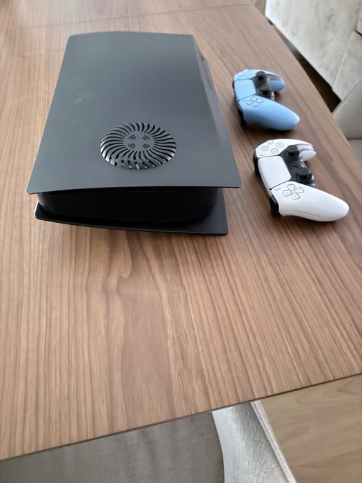 Vendo ps5 modelo lançamento com upgrade ssd