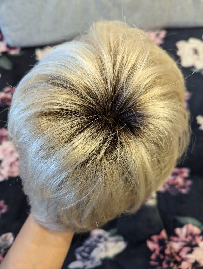 Topper tupet blond chłodny z ciemnym odrostem
