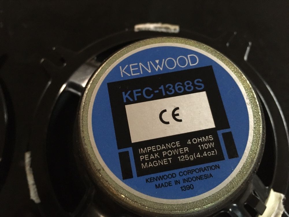 Coluna Kenwood KFC-1368S