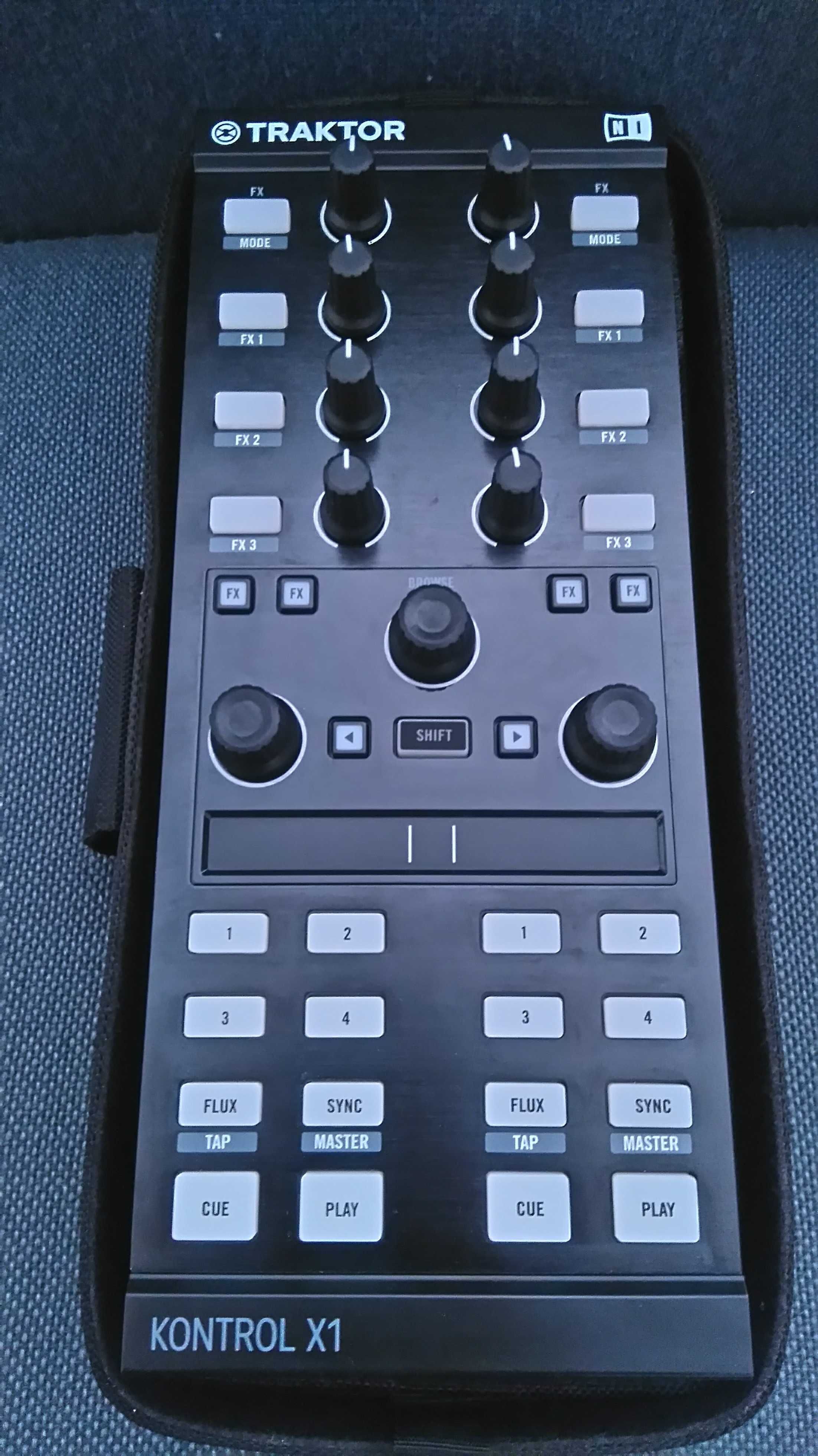 Traktor Kontrol X1 MK2 + Audio 2 MK1