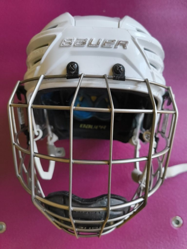 Bauer React 150 senior M 57-60 cm kask hokejowy