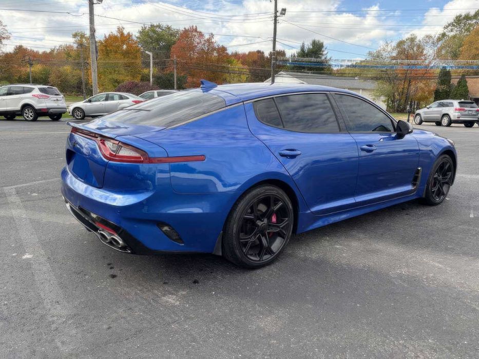 Kia Stinger      2018