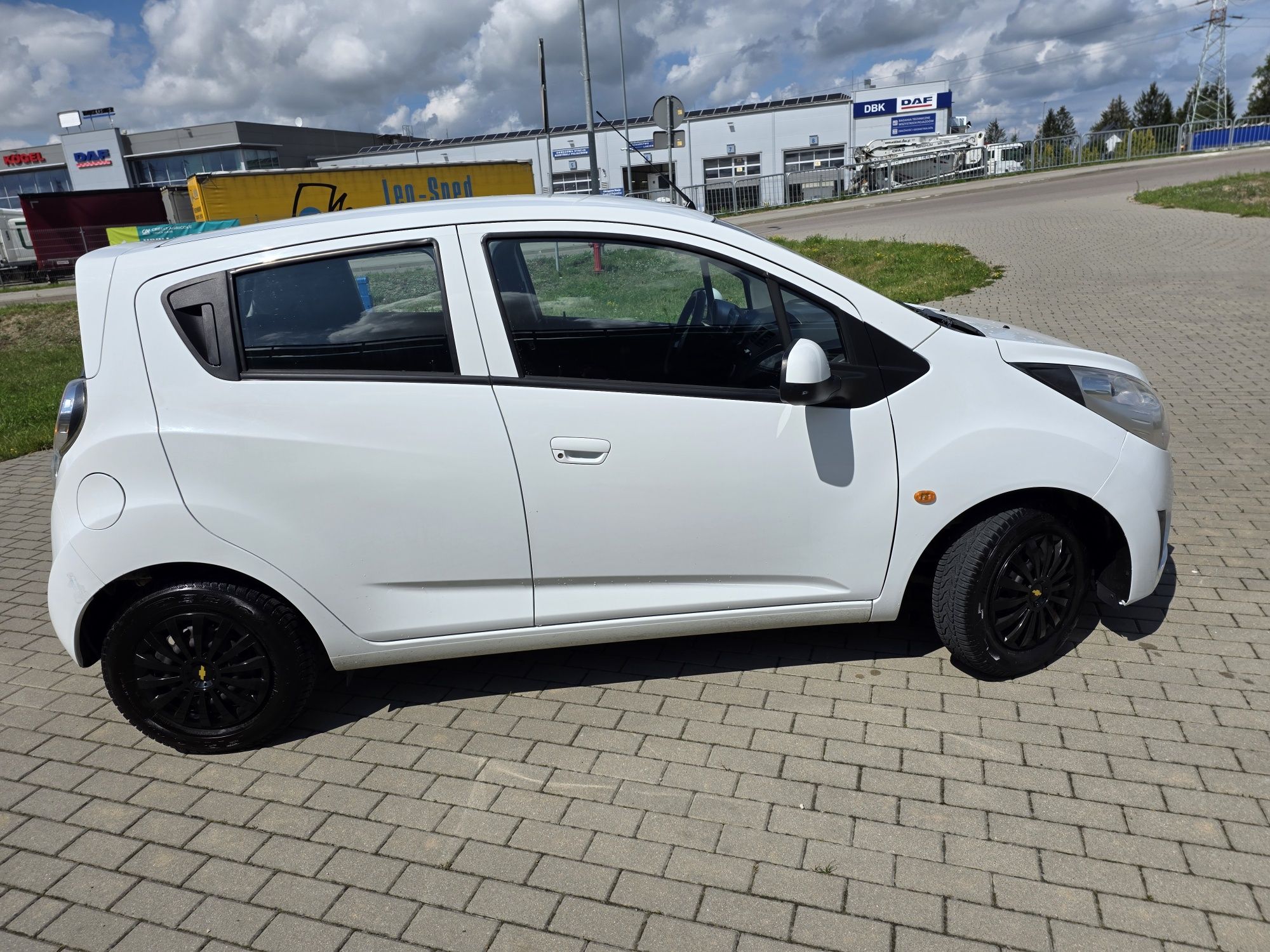 Chevrolet sprak 1.0LX 2011r