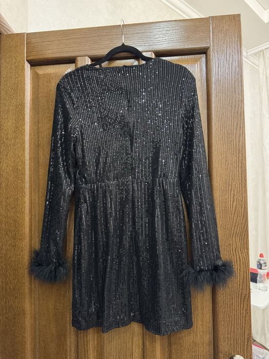 Платье в поетеах