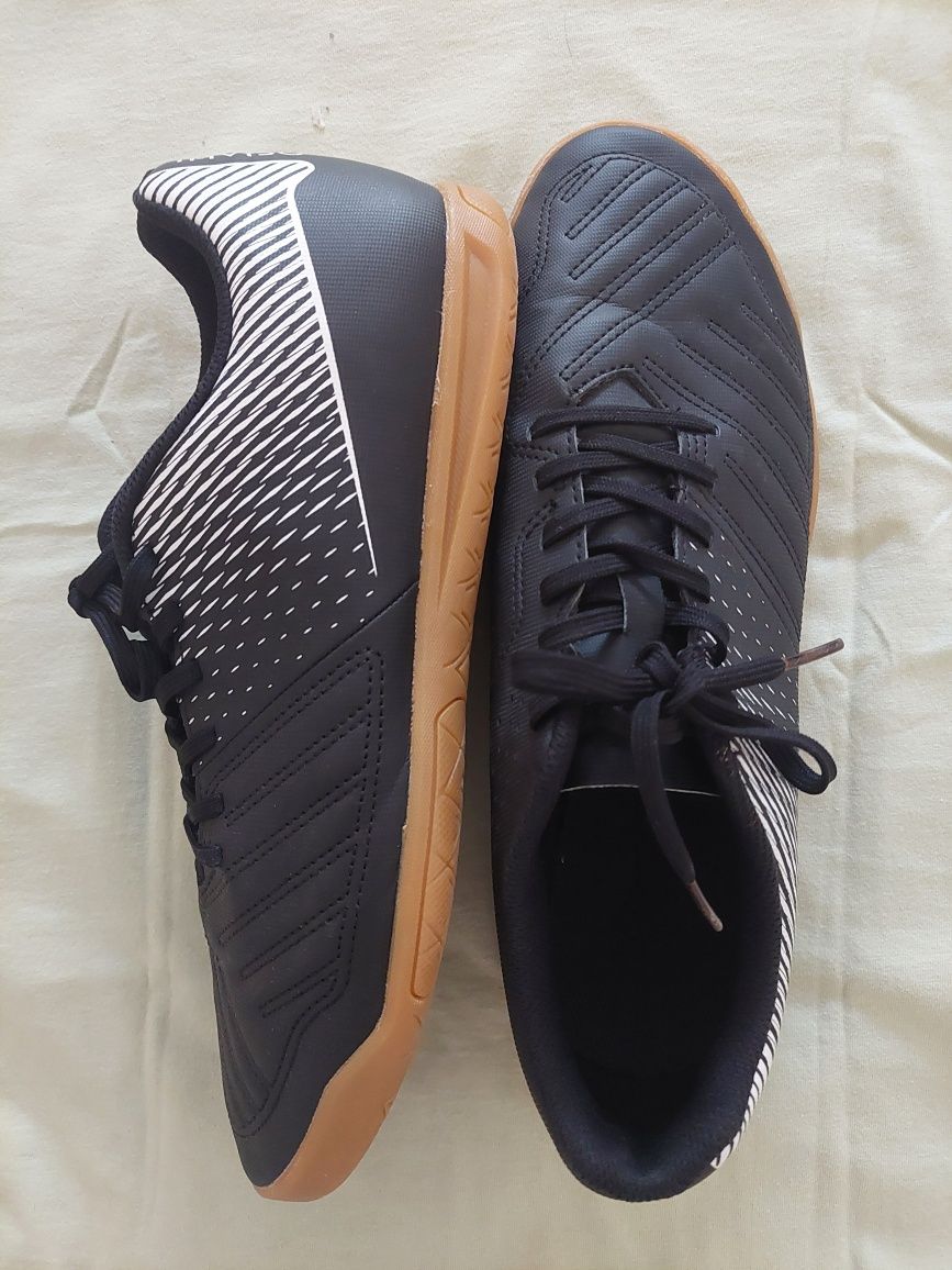 Ténis de Futsal tamanho 44