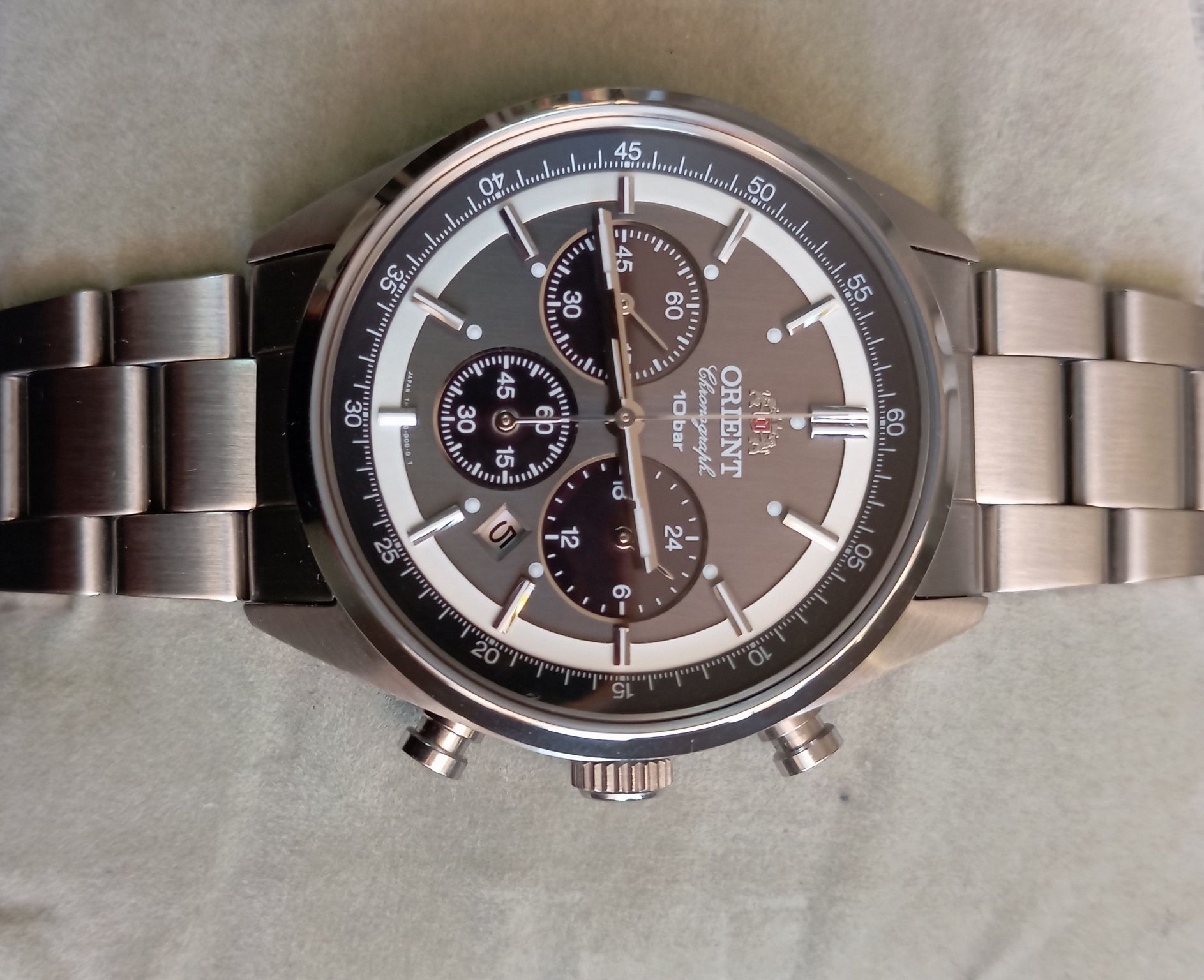 Orient NEO70'S Solar PANDA chronograf