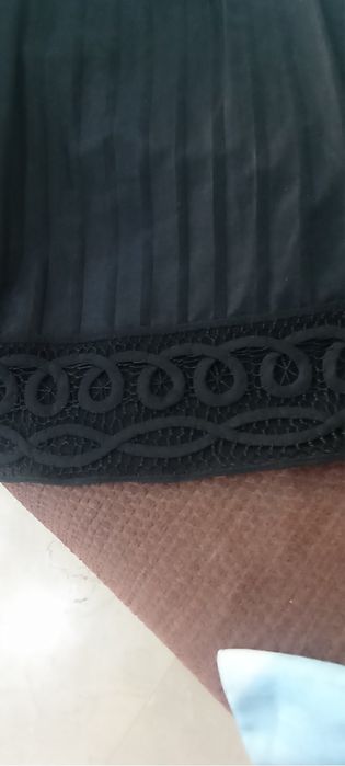 Vestido festa Limited Edition da Massimo Dutti com encaixes em renda.