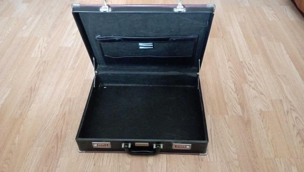 Дипломат (кейс) чорний steinbach