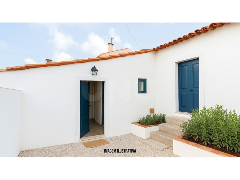 Moradia T2 com terreno, para recuperar, para venda - Ventosa, Alenquer