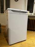 Lodówka Indesit (ok. 115l z małą zamrażalką)