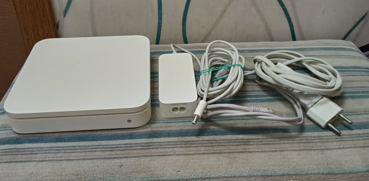Wi-Fi Роутер Aplle Airport Extreme A1143