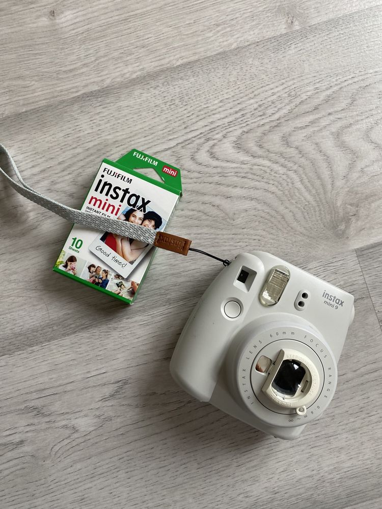 Instax Mini 9 + Recarga 10 Folhas