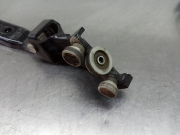 Dobradiça porta trás esquerdo VOLKSWAGEN Caddy III Kombi (2KB, 2KJ, 2C