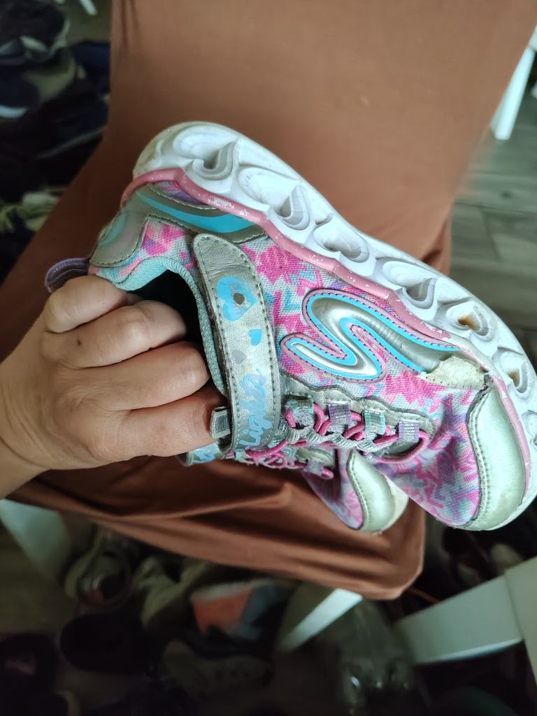 Skechers buty dziecięce 30