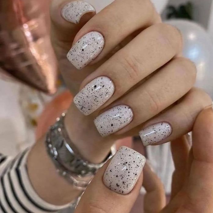 Маникюр  на дому центр Харьков