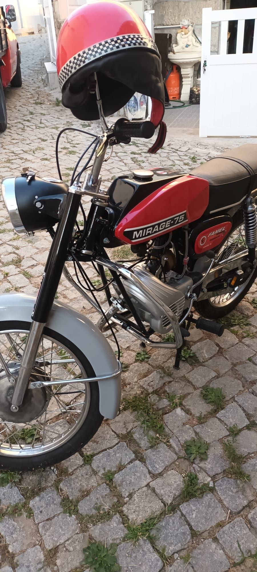 Zundap mirage 75