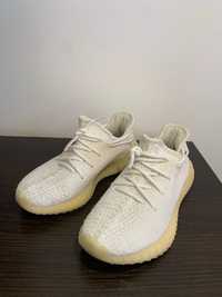 Кросівки Adidas Yeezy / 22 cм