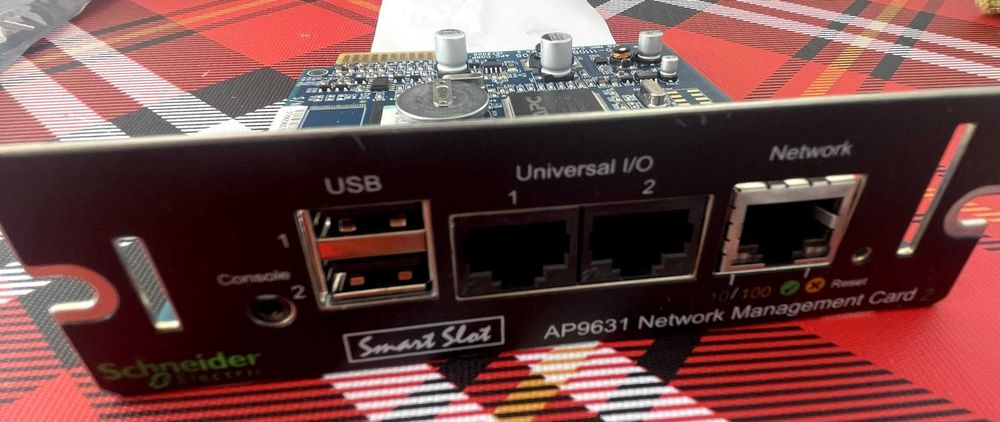 Placa de rede APC AP9631
Placa de rede Schneider APC AP9631