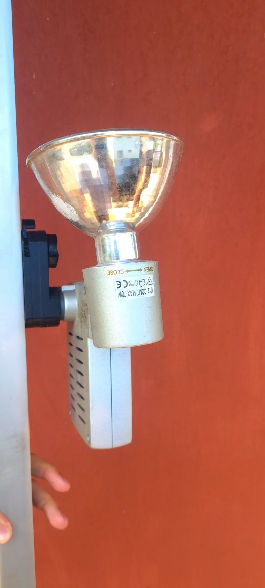 Lampa techniczna z 3 reflektorami