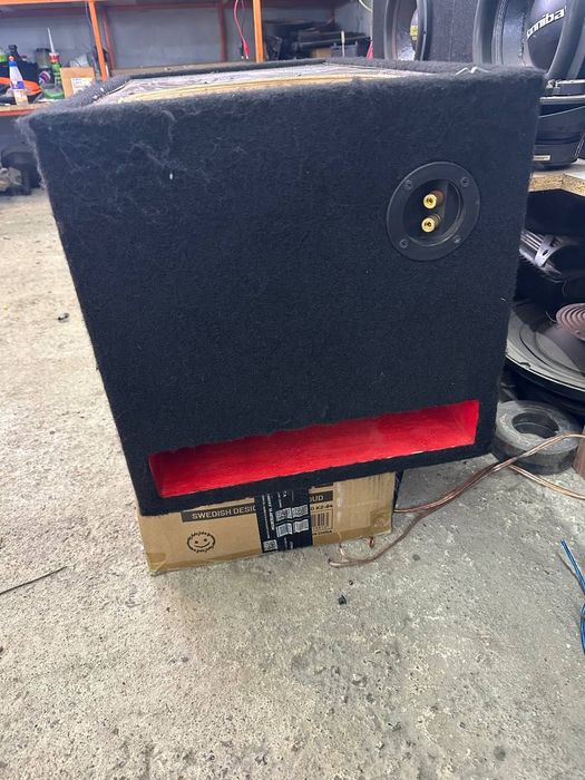 Продам короб сабвуфера под 12